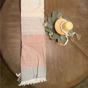 NWOT Threshold Shower Curtain